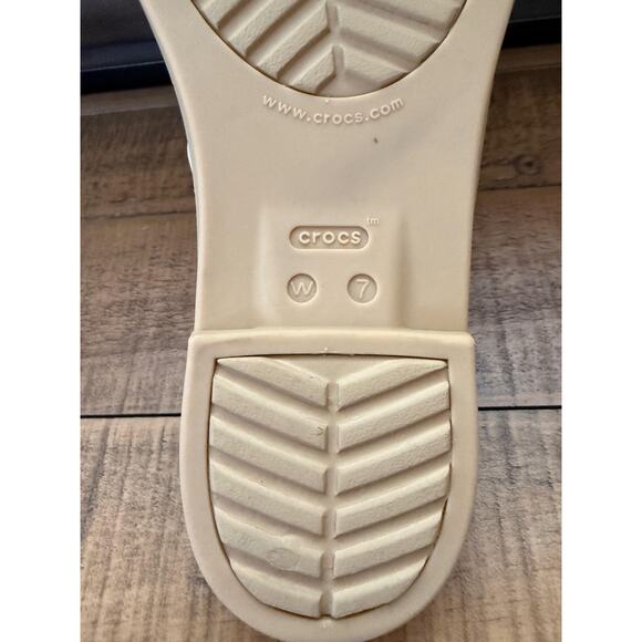 Crocs Sandals Women's Size 7 White Beige Thong Flip Flop Slide Comfort Foam - Picture 8 of 8
